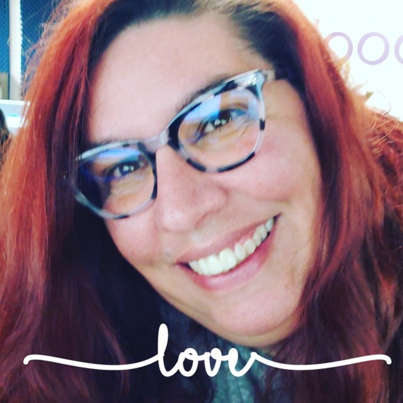 Meet your Posher, Karen - Picture 1 of 1